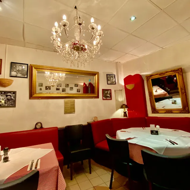 Cave Bistro Pizzeria