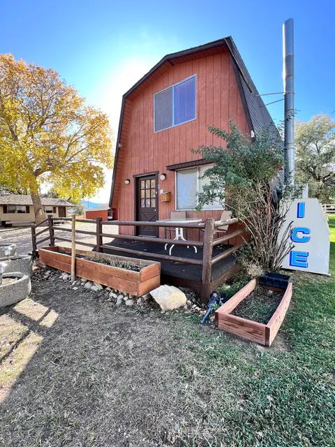 Pinnacle at Flaming Gorge