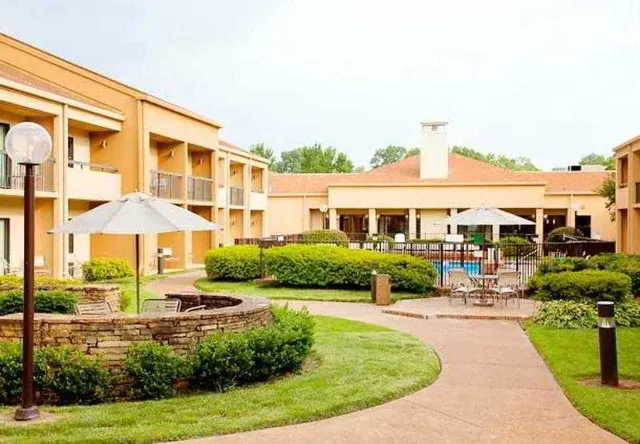 Courtyard by Marriott Memphis Airport