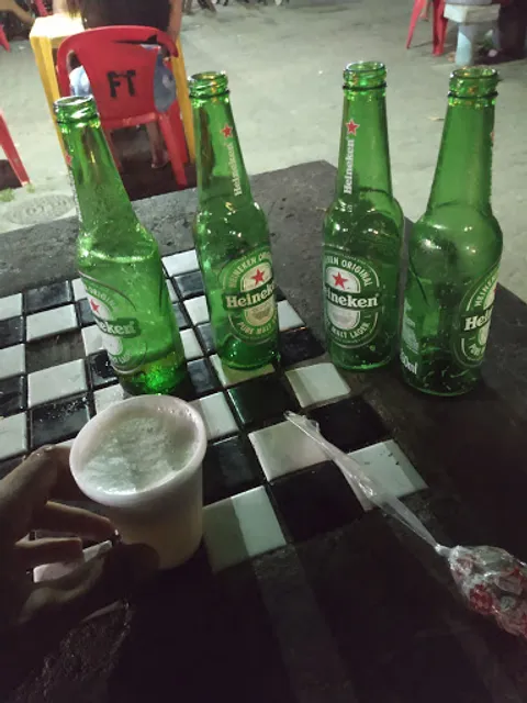 Lanchonete da fatima na praça do Jardim gramacho