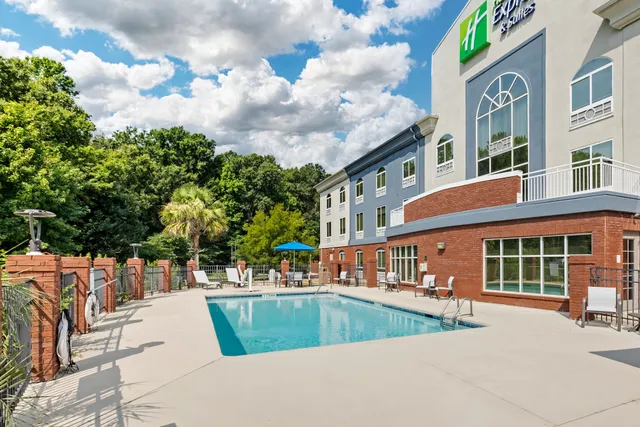 Holiday Inn Express & Suites Camden-I20 (Hwy 521) by IHG