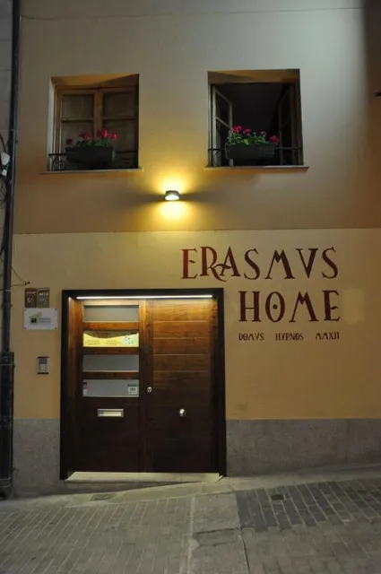HOSTEL ERASMUS HOME