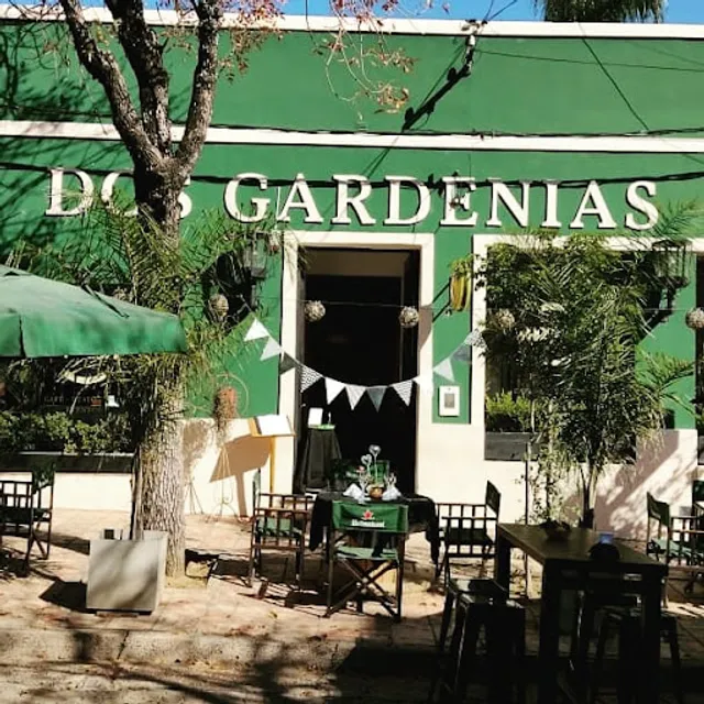 Dos Gardenias Social Club