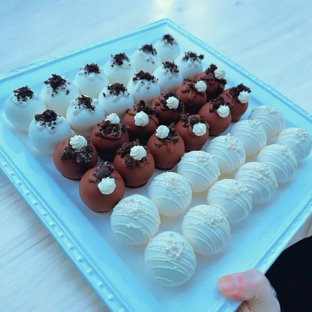 Cake Ballin' by Gina