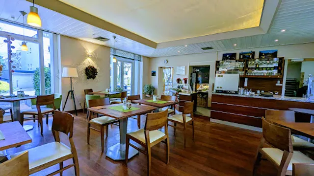 Bakery Reis, pastry, coffee, Inh. Hans Majeron