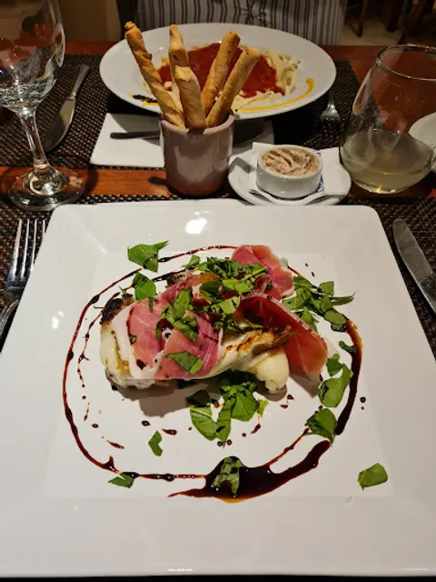 Sud Restaurant (Centro de San Rafael)