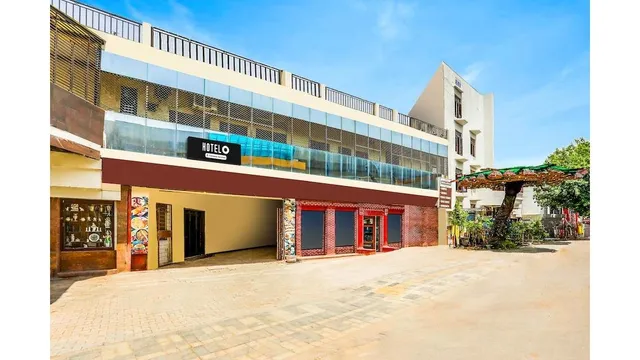 Hotel O Tajganj Near Taj Mahal West Gate formerly Apollo