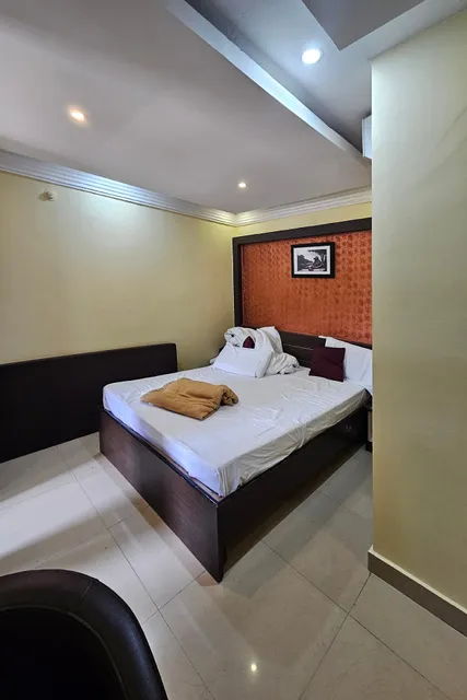 OYO 5586 Prakash Palace