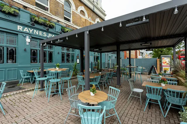 Raynes Park Tavern