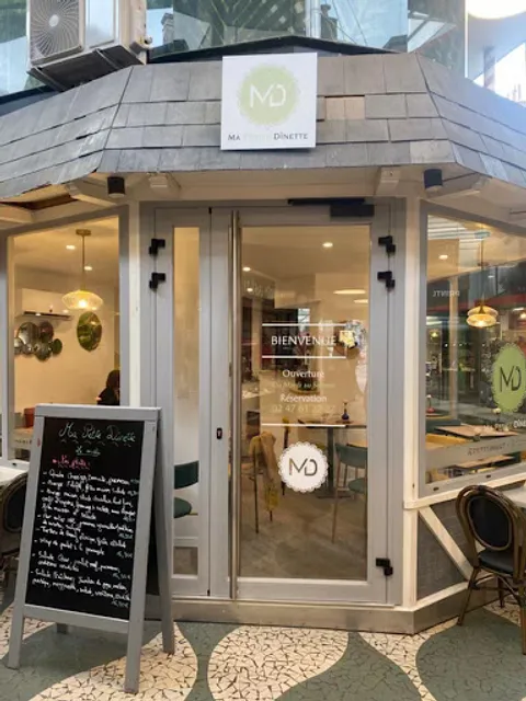 AMINE’Z LEBANESE WRAPS