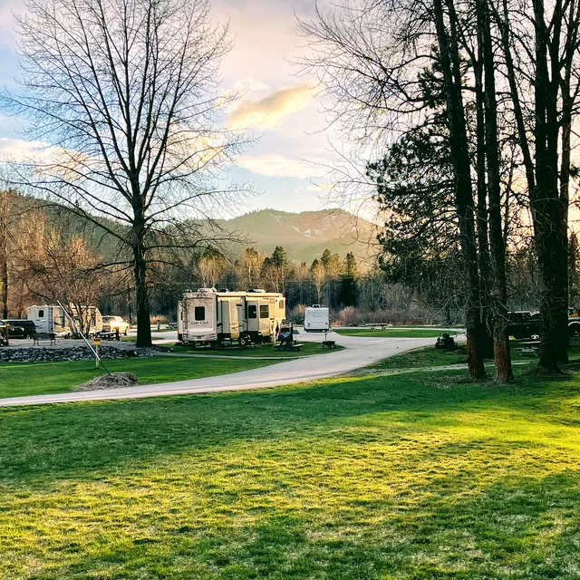 CDA River RV, Riverfront Campground