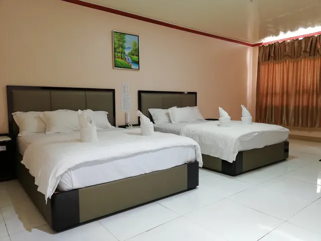 Meaco Royal Hotel-Taytay