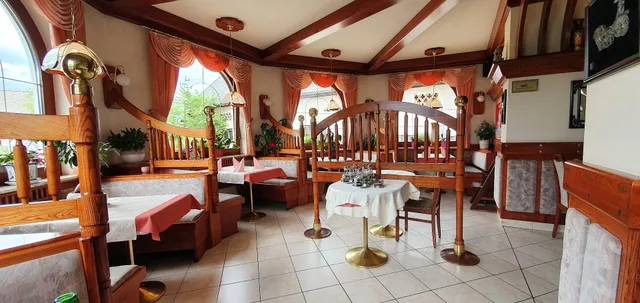 Zlati vrt, Kitajska Restavracija