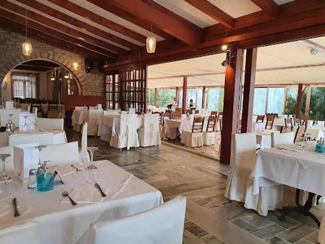 Villa Symposium Restaurant