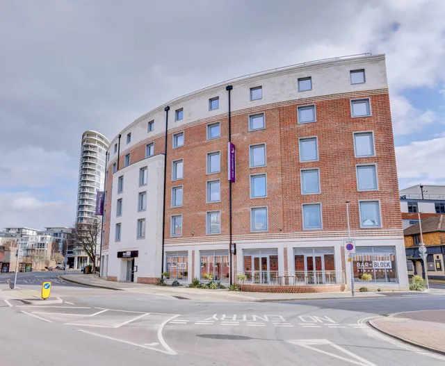 Premier Inn Portsmouth Dockyard hotel