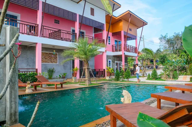 Pinky Bungalows Resort