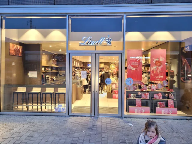 Boutique Chocolats Bar LINDT Normandy Outlet