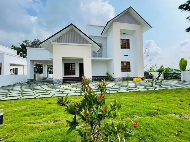 Highrange Hotel And Bakery