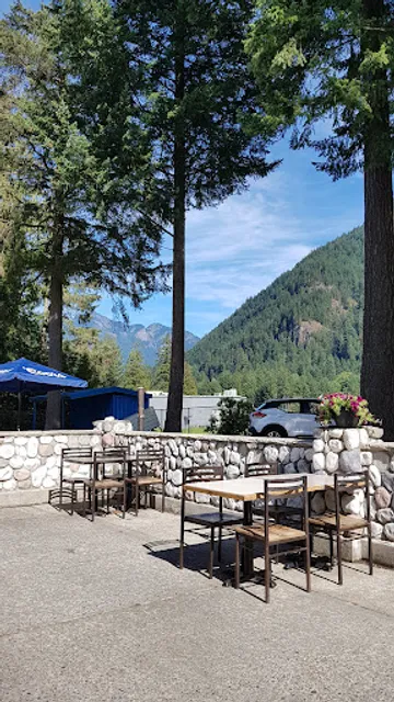 Hope Local House - Silver Chalice Pub