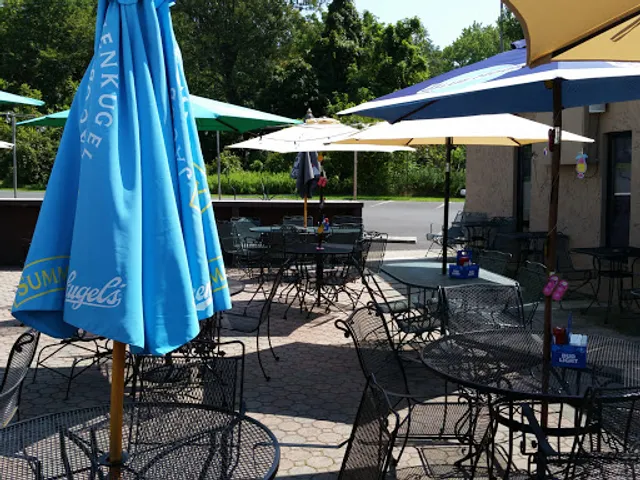 Clubhouse Bar & Grill/Pizzeria