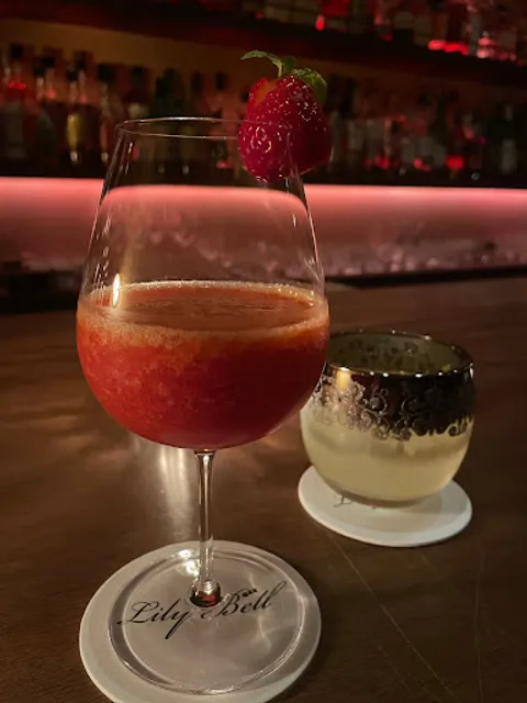 Bar Lily Bell
