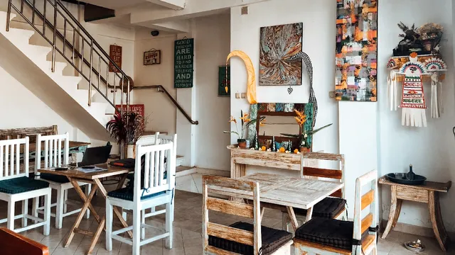 Lee & Made Waroeng & Guest House