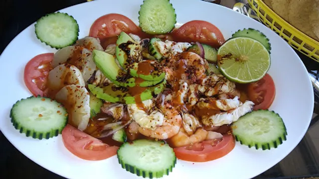 Aguachiles Y Clamatos El Pariente