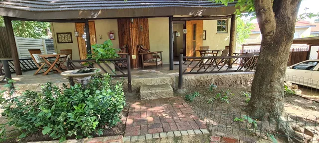 Riverbush Lodge Guesthouse