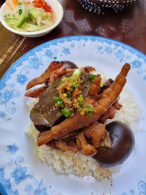 បាយស្រូបលោកយាយញិច