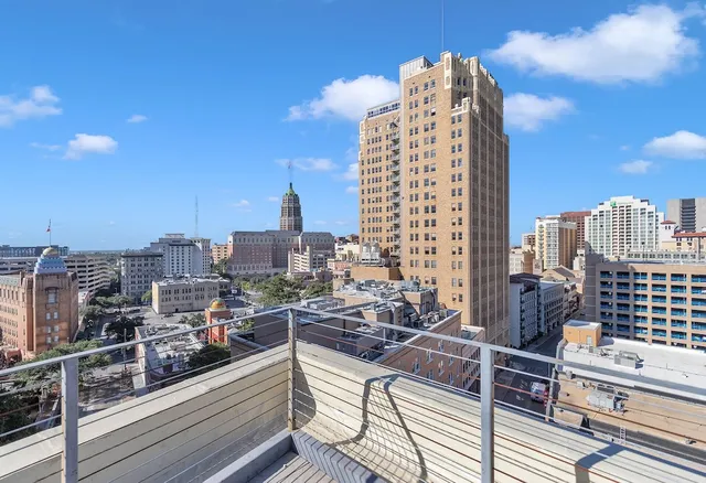 The Maverick, powered by Placemakr - River Walk