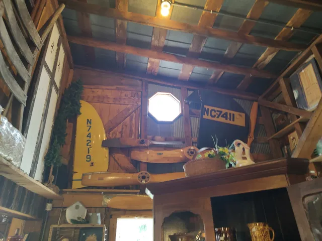 Mack's Barn Antiques
