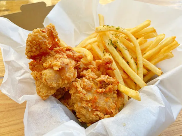 唐揚げ専門店 とぅいとぅい次男ヌー 名護 大北店