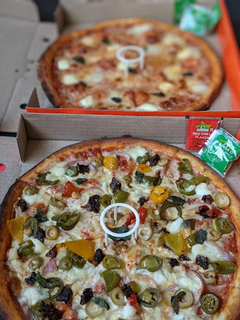 Aglio Pizzeria and Deli