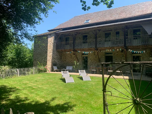 Maison d'hôtes de charme pour groupe avec table d'hôtes et gîte près de Belcastel (Aveyron): Moulin de Limayrac