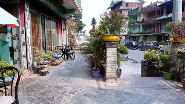 Local Connection - Kanchenjunga Homestay