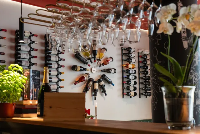 Djalmas Mad & Vinbar