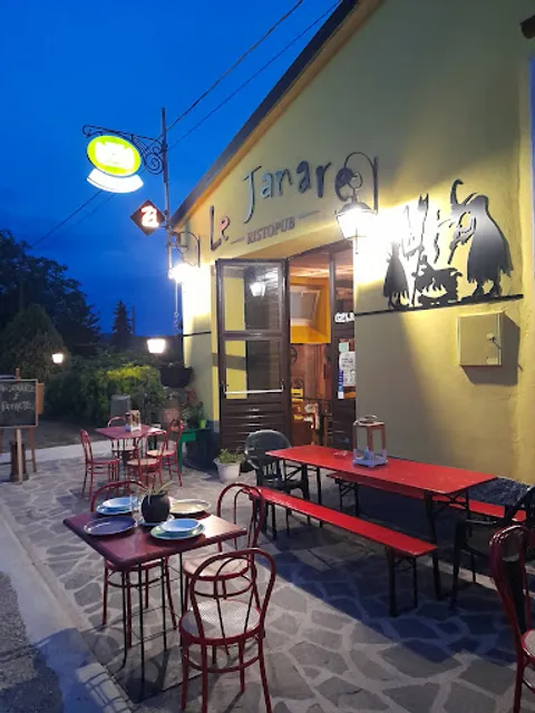 Le Janare. Ristorante, paninoteca, bar.