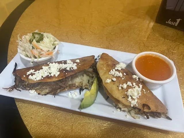 La Lupita Restaurant & Deli