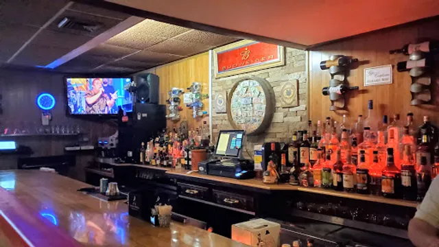 Avenue Bar and Grill