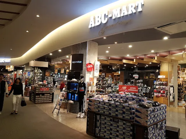 ABC-MART GRAND STAGE Diver City Tokyo Plaza Shop