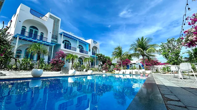 Santorini Villa Cam Ranh Hotel