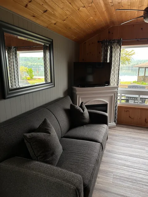 Cloverleaf Cottages Resort