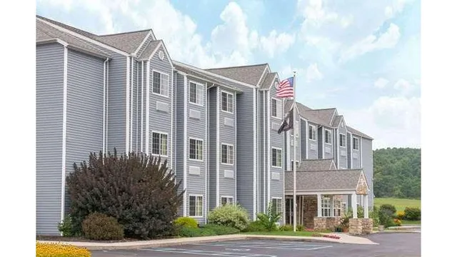 Microtel Inn & Suites by Wyndham Hazelton/Bruceton Mills
