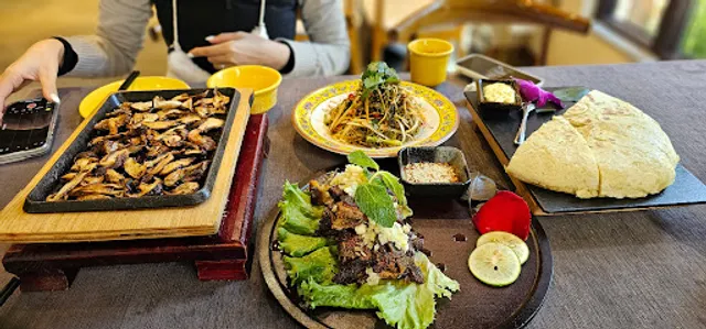 Kala Ka'erzang Restaurant