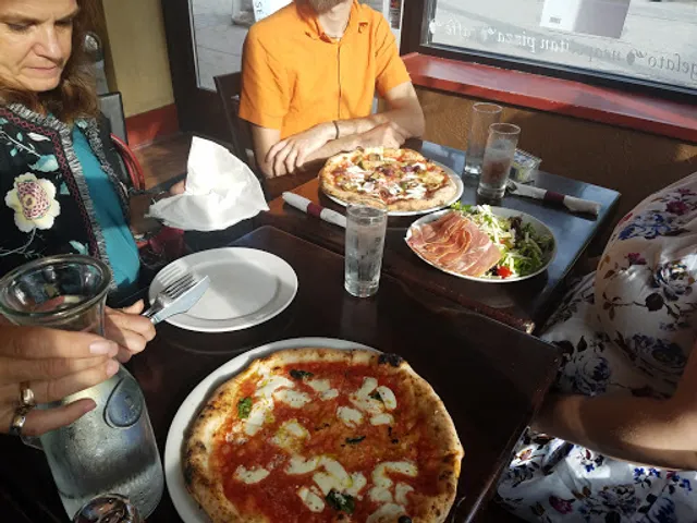 Sanremo's Pizza & Bar