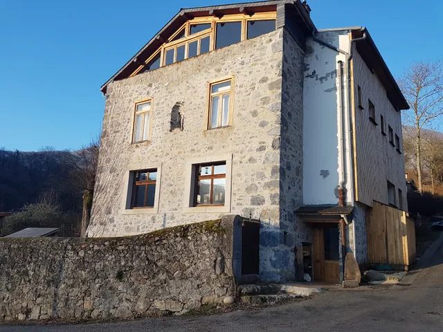LES ONDINES gîte de groupes écologique avec piscine vacances famille séjour nature dans les Pyrénées