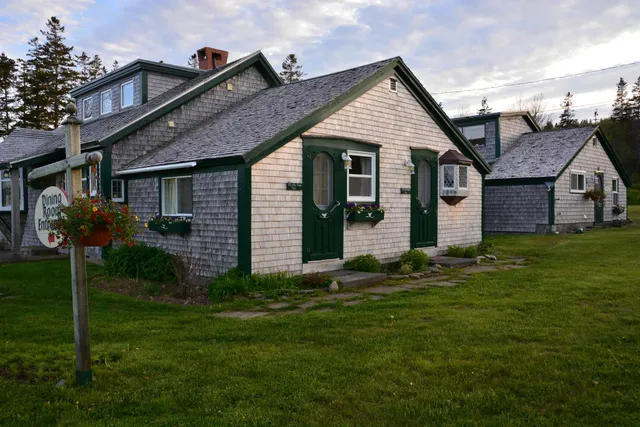 Whale Cove Cottages