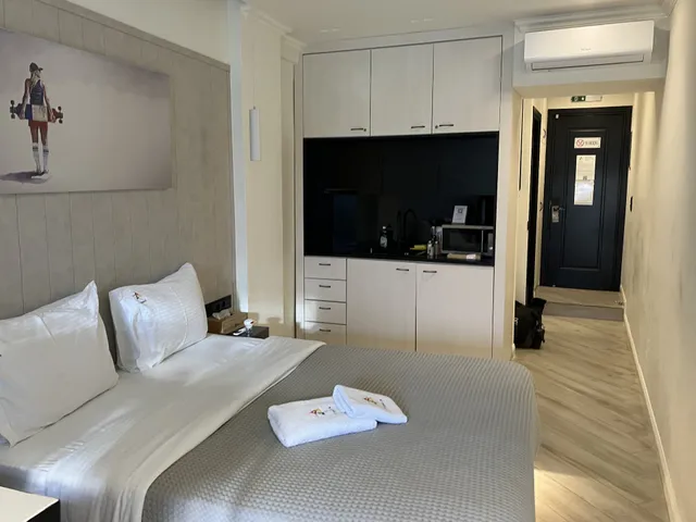 Triple A @ Trendy Psiri - Art & Nightlife