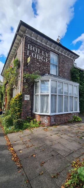 Holly Lodge