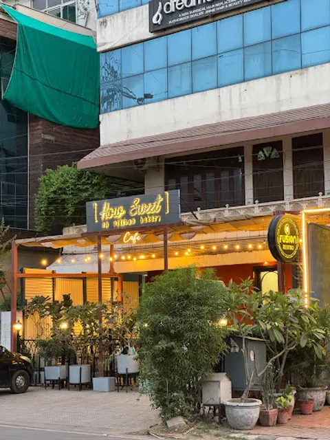 How Sweet Bakery & Cafe